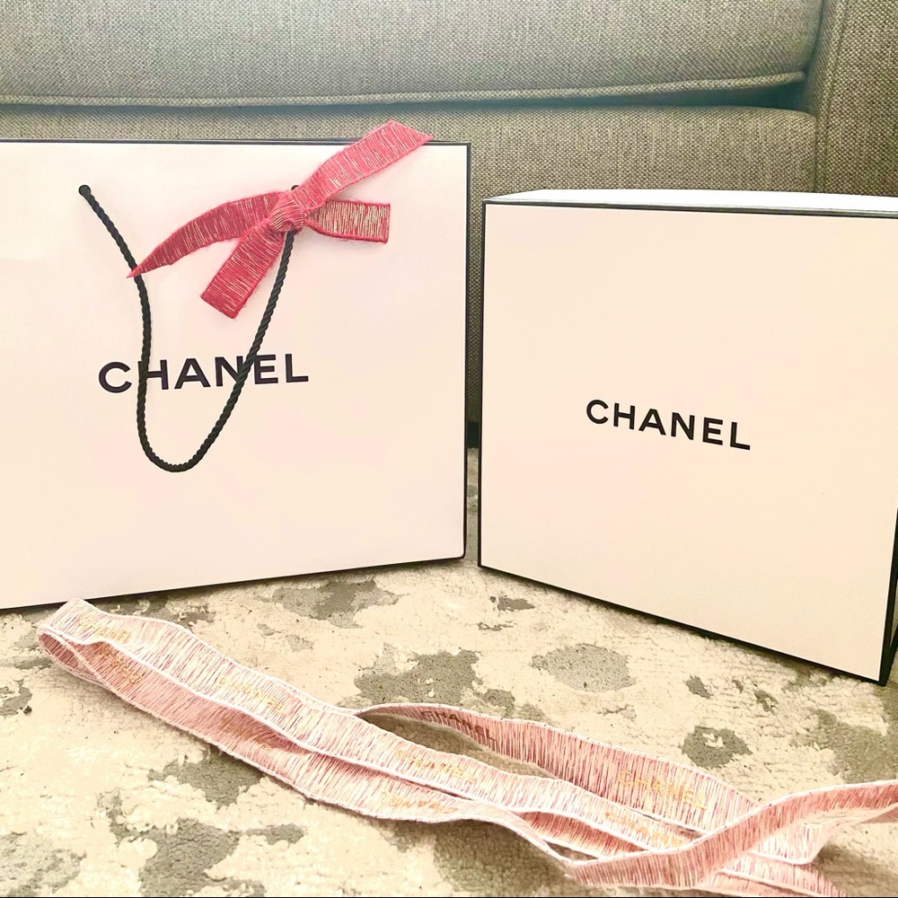 100% Authentic CHANEL Empty GIFT BOX w/ RIBBON and shopping bag with gift bow